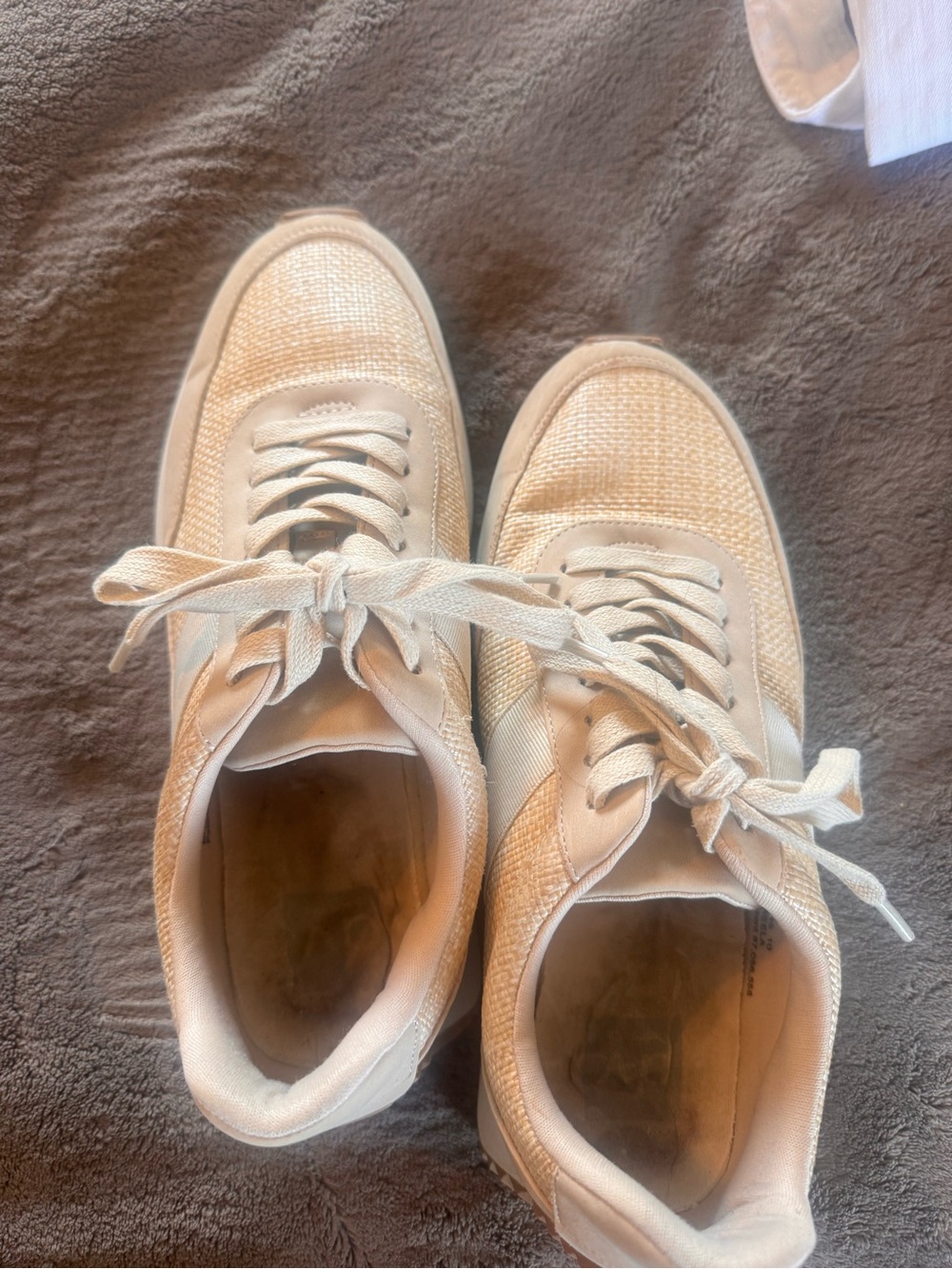 Dolce Vita Women's Cream Lace-Up Athletic Sneakers
